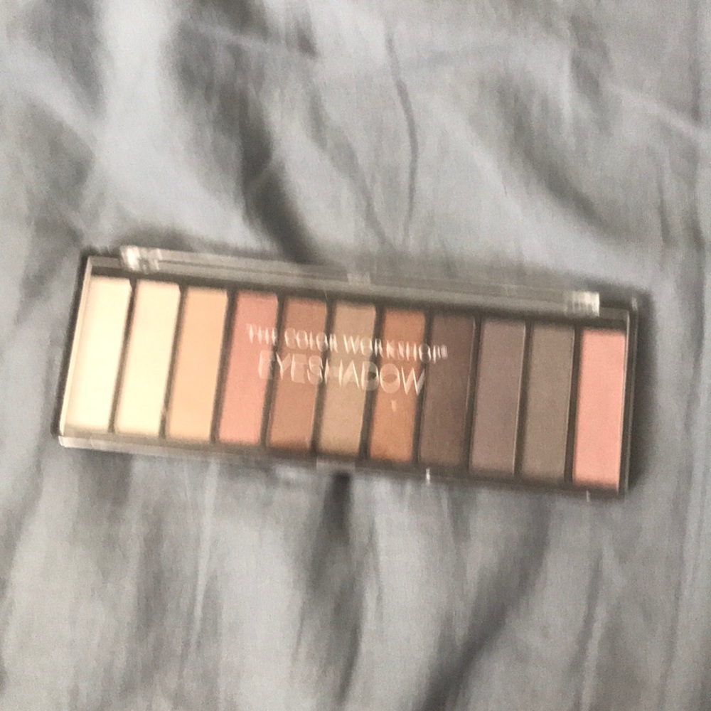 Eyeshadow - Picture 2 of 3